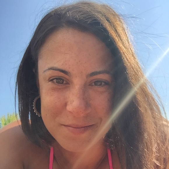 Meet your Posher, Sara - Picture 1 of 1